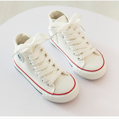 儿童鞋子的图片