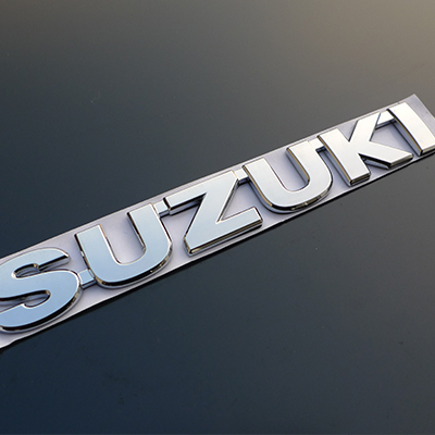 专用於长安铃木天语sx4锐骑尚悦雨燕新奥拓suzuki字标后英文车标