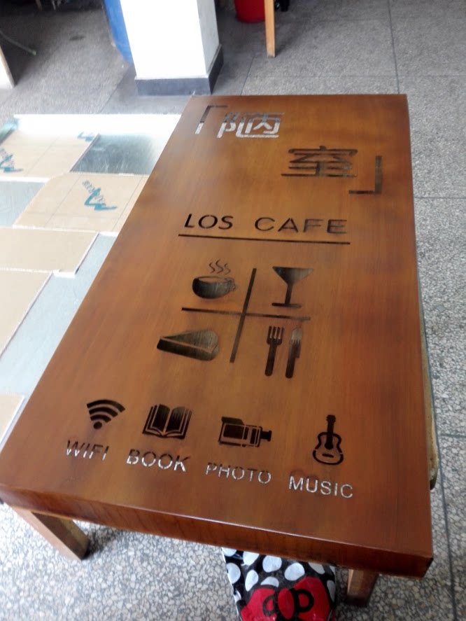 生锈字铁皮生锈灯箱做旧门头招牌复古字铁板上锈字铁锈背发光字