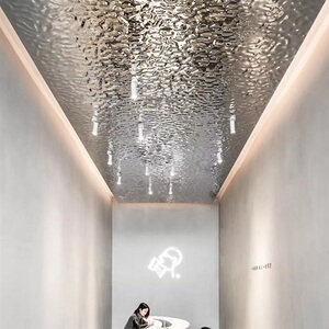 吊顶波浪钛金不锈钢水波纹板黑镜面酒店ktv天花墙面银色压花板