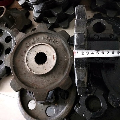 浙江柳林履带配件旋耕机湖南龙舟c配件田轮驱动轮打收割机收割机