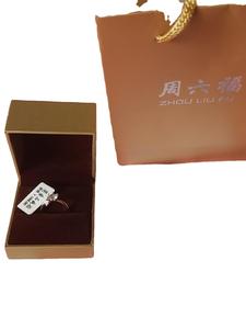 全新 周六福莫桑石钻戒,全新未上手包邮转手!全新包装戒盒还有