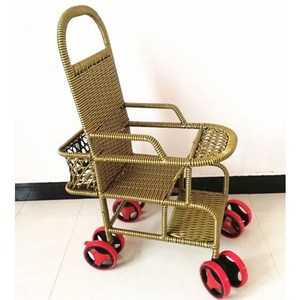 编织手工音乐女童藤子车儿童推车轻便多功能婴儿童车加大藤椅前。