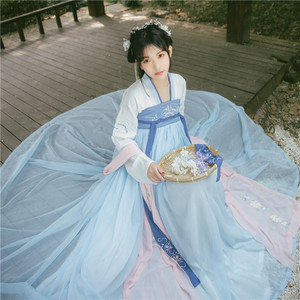 梨花渡汉服软烟罗