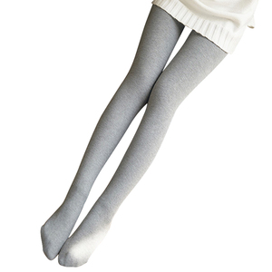 浅灰色打底袜穿搭