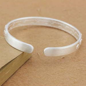 开口银手镯内刻心经