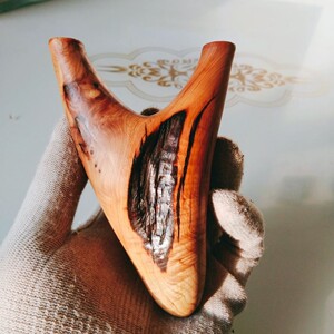 麻梨疙瘩精品随行镂空成人弹弓纯手工带花实木实战包邮送皮子户外