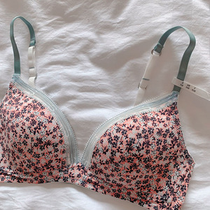 出口法国外贸挂脖美背无钢圈内衣女深v全罩杯胸罩薄款舒适75b文胸