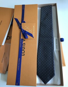 lv路易威登经典老花男士元旦情人节礼真丝商务正装领带m70953正品