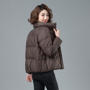 中年短装羽绒服