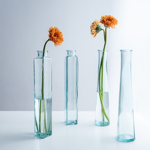 西班牙进口北欧简约环保再生玻璃花瓶桌面几何花器家用细口小花瓶