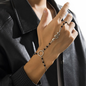 男款蛇形黑色水晶连指手链 欧美复古时尚个性小众设计手饰品潮人