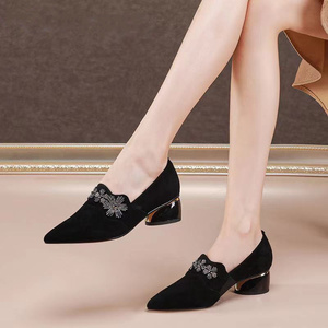磨砂皮水钻粗跟单鞋女2022春季新款尖头中跟绒面皮鞋低跟春秋女鞋