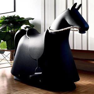 创意儿童椅小马烤漆造型椅设计师卧室木马摇摆椅家里北欧简约摆件