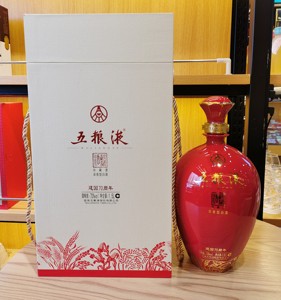 五粮液70周年纪念70度3l装6斤大坛标价为6斤装