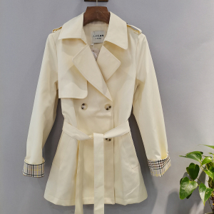 麦寻女装2022春装中长款西装领双排扣格子挽边袖风衣外套ofym1005