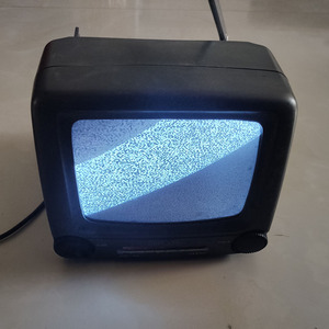 迷你黑白电视机 5寸黑白小电视 怀旧收藏古董 影视道具布景摆设