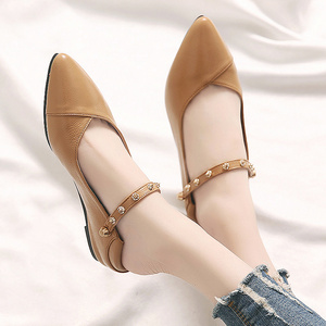 女鞋夏季2020新款平底尖头皮鞋女春秋单鞋软底百搭大码女鞋41—43