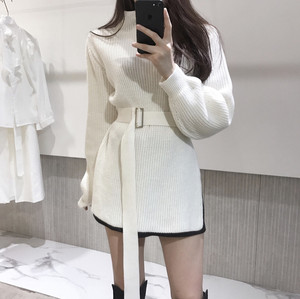 侧面开叉高领毛衣中长款