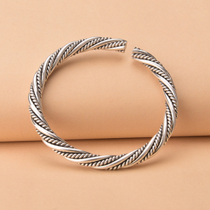 足银999端庄典雅复古文艺 简约时尚个性百搭编织麻花拧丝银手镯女