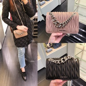 miumiu女包正品代购
