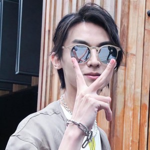 藤沐仁陈立安同款手链近距离爱上你钛钢不锈钢可调节扁口圆环银链