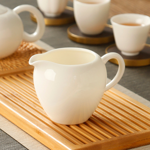 羊脂玉瓷公道杯陶瓷美人公杯家用带把匀杯茶海分茶器功夫茶具配件