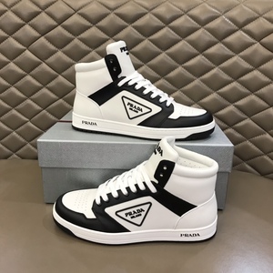 prada/普拉达经典三角标撞色拼接系带平底板鞋男士高帮运动休闲鞋