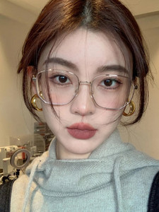 方形脸适合的眼镜