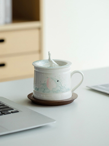 办公杯茶水分离带盖纯手绘堆雕小鲸鱼陶瓷泡茶杯马克杯家用水杯子