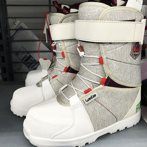 迪卡侬滑雪装备男女防水保暖单板鞋雪靴滑雪鞋新款白色黑色雪板鞋