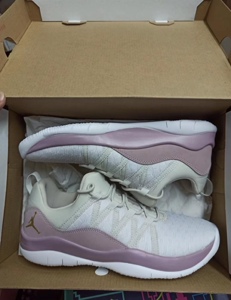 air jordan aj11兄弟款樱花粉 粉色女神休闲鞋 845097-050