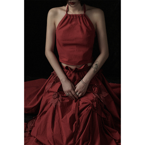 onmoon新品设计 红色吊带上衣 秋季新品2020内搭挂脖肚兜女