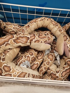 宜家ikea 尤恩格斯库格缅甸蟒礼物玩偶蛇形蟒手偶正品国内代购