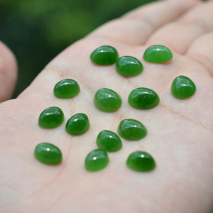 福麒源宝石淘宝天然俄罗斯产碧玉和田玉裸石戒面俄碧局部有小黑点