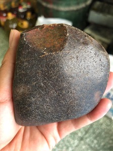 黑龙江天然红草花玉化石桫椤玉原石颜色鲜艳雕刻料摆件320克