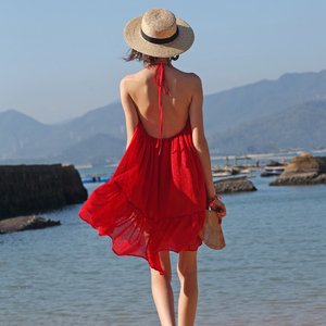 海边挂脖度假连衣裙新款女网红三亚沙滩裙超仙小个子红色短款纱裙