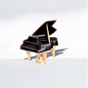 高档黑色画油珐琅钢琴胸针送礼音乐系列饰品百搭气质钢琴架别针