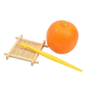特百惠 魔术开橙器 快捷剥橙皮柚子皮器 创意厨房小工具 颜色随机