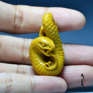 结缘【雅艺玉雕】 阿拉善戈壁玛瑙雕件吊坠挂件 金蛇 地表料 满工