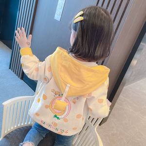 女小童春装韩版2024春秋款洋气时尚新款女宝宝连帽开衫长袖外套。