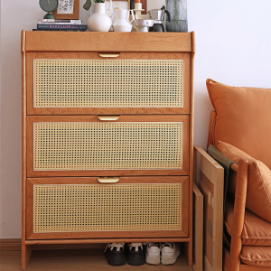 舍间北欧实木下翻门鞋柜日式樱桃木藤编玄关柜收纳门厅隔断柜家用