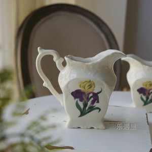 法式乡村 欧式中古氛围感鸢尾花图案浮雕陶瓷小奶罐奶杯 陶瓷方盘