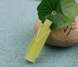 传世新疆和田玉保真且末黄口细料黄玉翁仲吊坠汉八刀精雕挂件