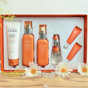 高姿虾青素套装补水保湿提亮面部护肤化妆品四件套学生四季正品