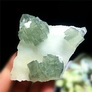 天然绿萤石矿物裸石标本 原石原矿矿石教学标本宝石矿岩石头摆件