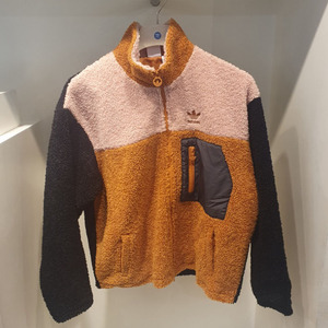 adidas 三叶草 女款运动休闲时尚百搭羊羔毛保暖夹克外套 gq1238