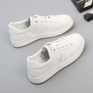大码女鞋41一43胖脚宽肥单鞋2022春新款休闲百搭平底大号小白鞋42