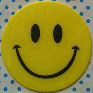 黄色大笑脸贴纸
