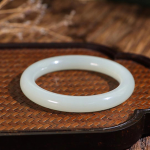 天然新疆和田玉羊脂玉手镯山料古朴秀雅软香温玉玉镯手镯圆条秀雅